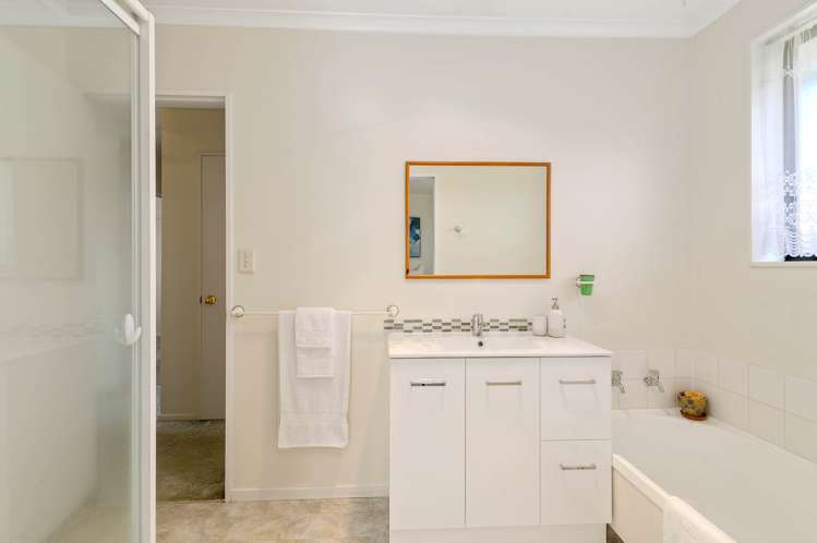 5 Ashmore Place Fairy Springs_9