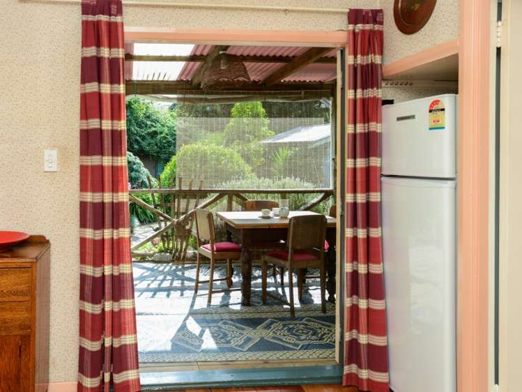 816 Lawrence Street Akina_14