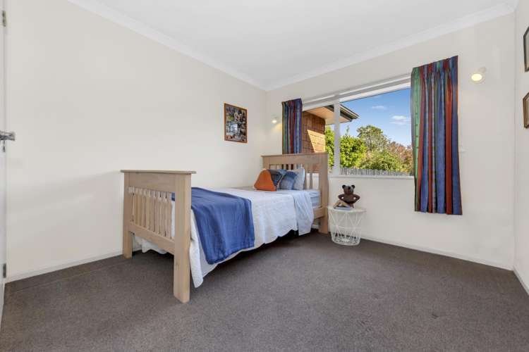 24a Orinda Close Botany Downs_14