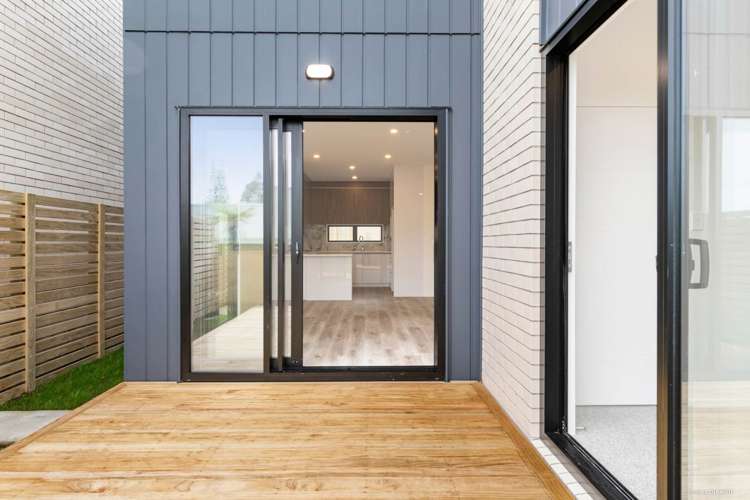 2/9 Helvetia Road Pukekohe_2