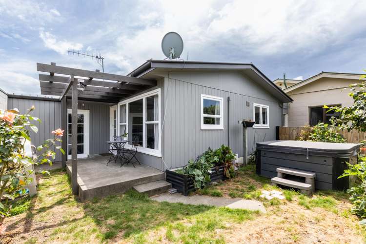 2/32 White Street Taradale_11