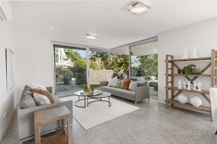 451 East Coast Road Murrays Bay_16