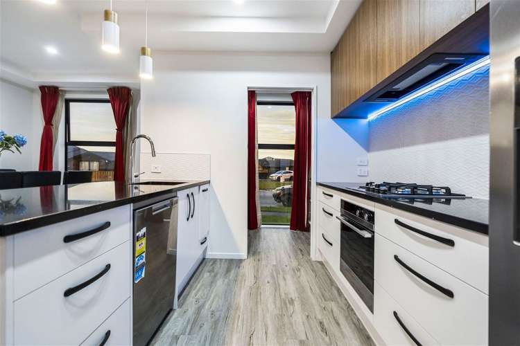 52 John Holmes Road_2