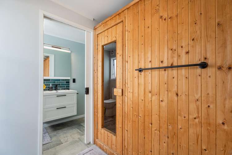 353 Main Sh25 Road Tairua_17