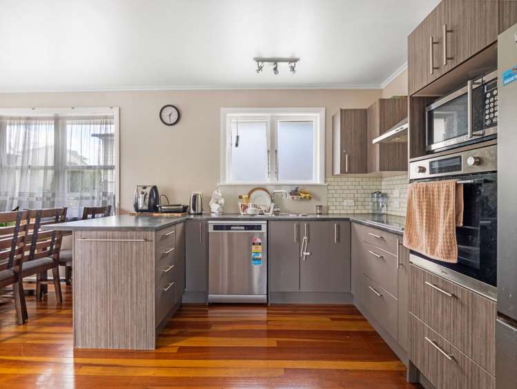 135 Clevedon Road Papakura_11