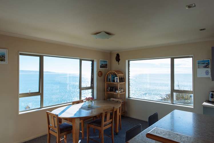 9 Esplanade Kaka Point_7