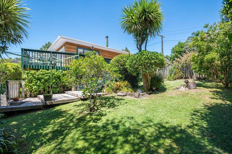 16 Deane Avenue Titirangi_17
