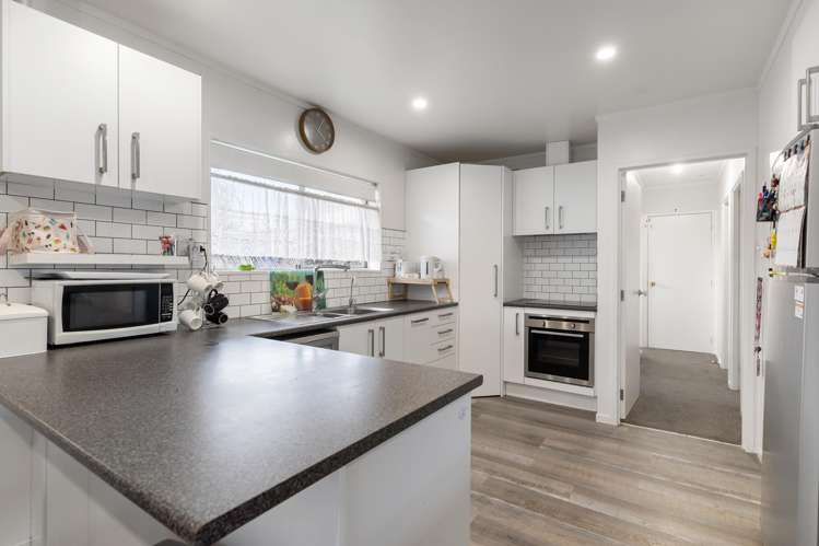 2/17 Poinsettia Place Henderson_1