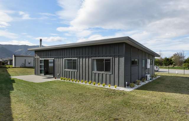 Family Friendly Hawea Home