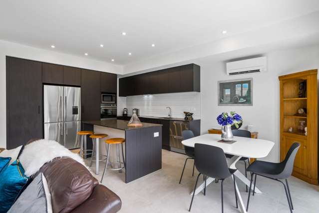 302 Jack Lachlan Drive Beachlands_1