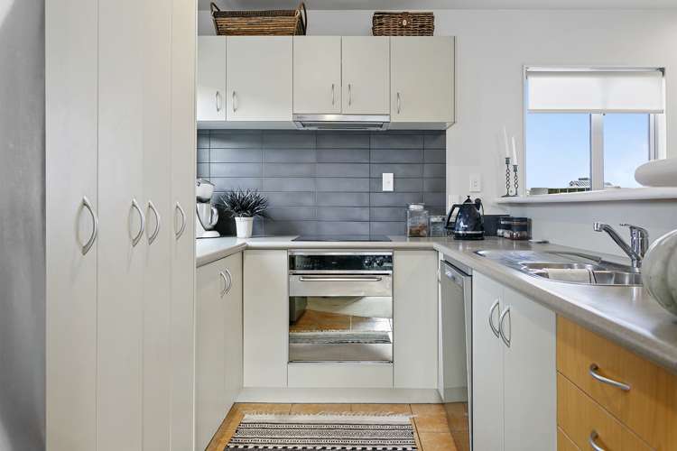 9/208A Lake Terrace_2