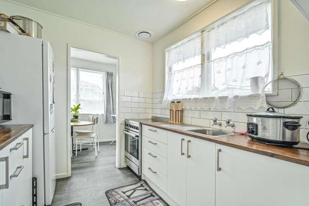 12 Liverpool Crescent Flaxmere_4