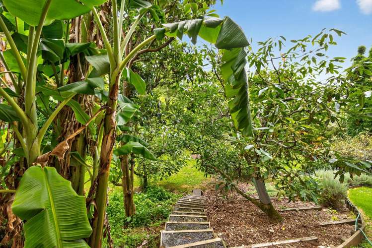 20 Colmar Road Mellons Bay_36