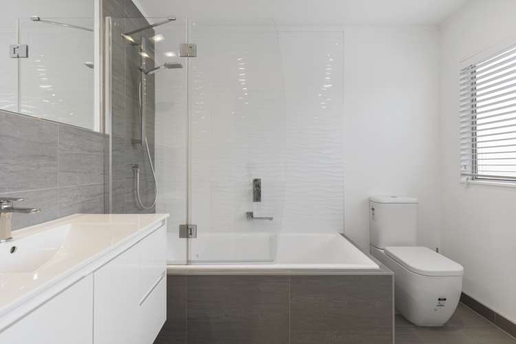 2/201 Abbotts Way Remuera_12