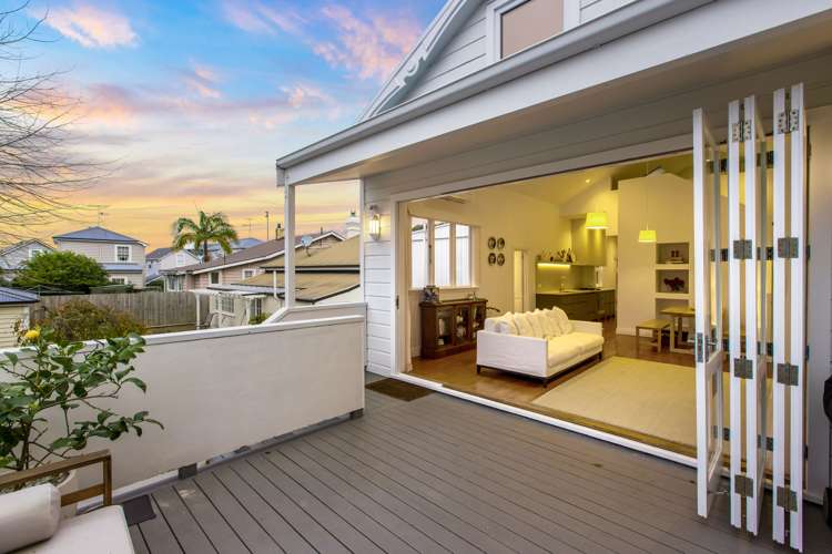 8 Beach Road Northcote Point_11