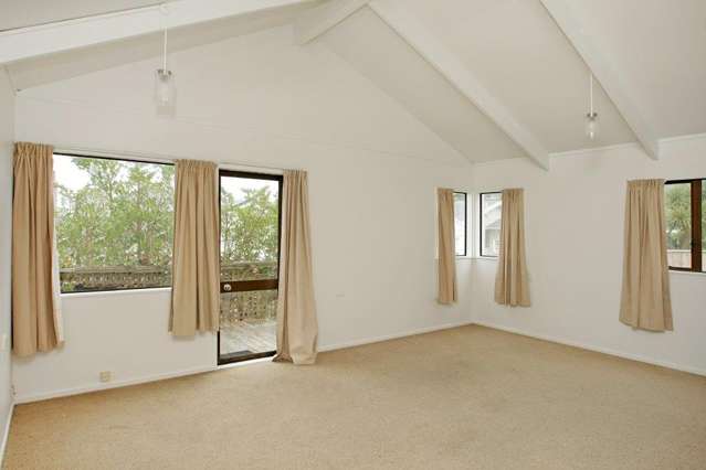 6 Trent Street Island Bay_3