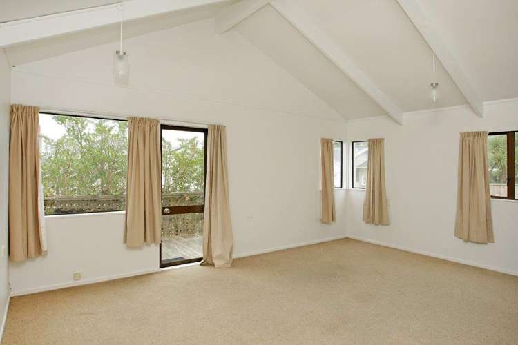 6 Trent Street Island Bay_3