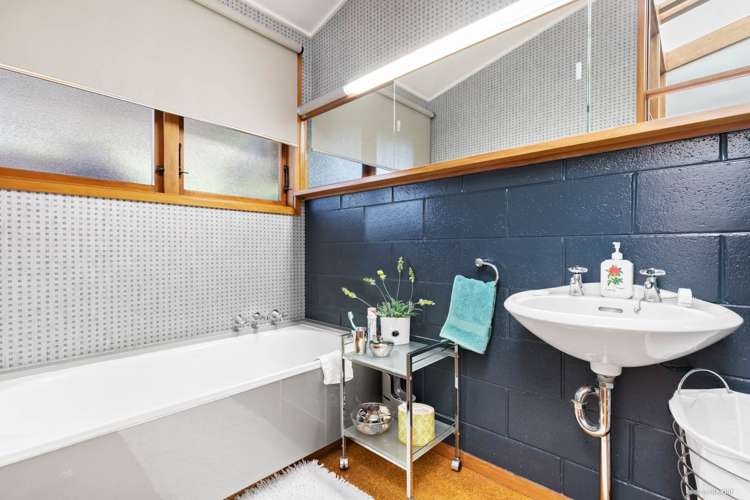 8 Valkyria Place Beach Haven_12