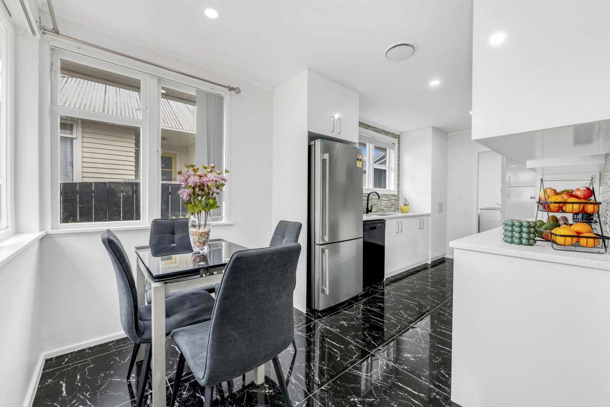 11 Dolbel Place_4