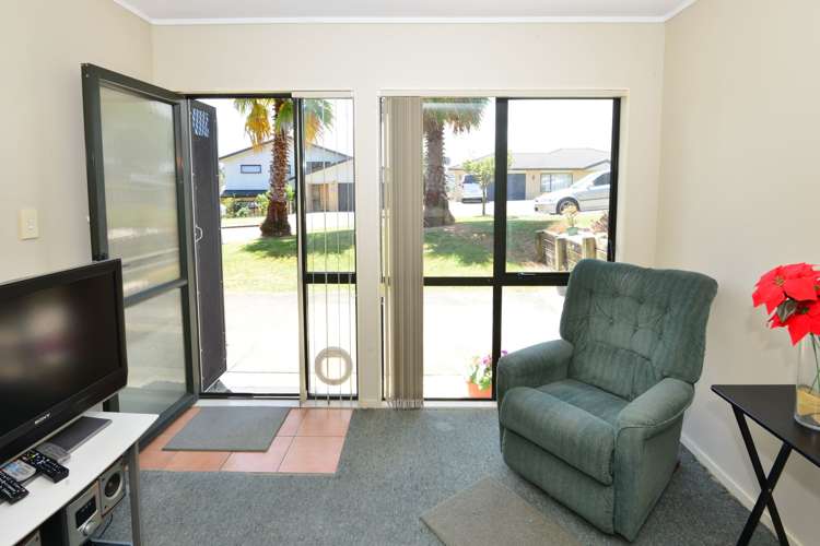 48 Hewlett Road Massey_14