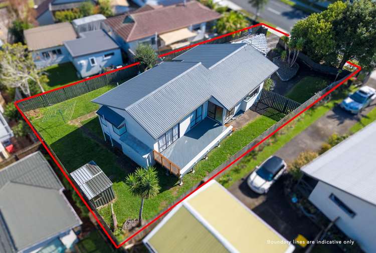 23 Gosford Drive Botany Downs_26