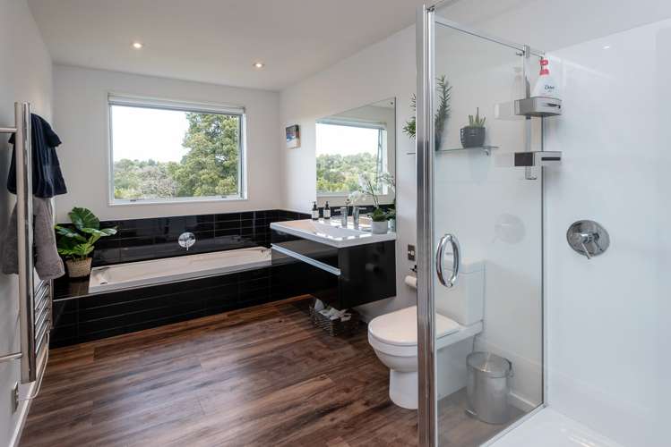 471 Whitford Road Whitford_17