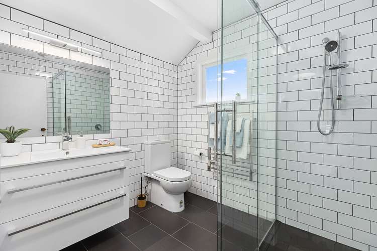 45 Severn Street Island Bay_13