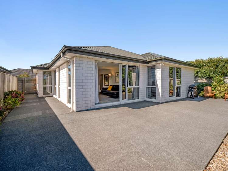 72 Sunline Avenue Lincoln_1