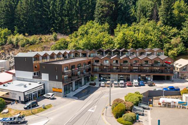 Central Queenstown pad