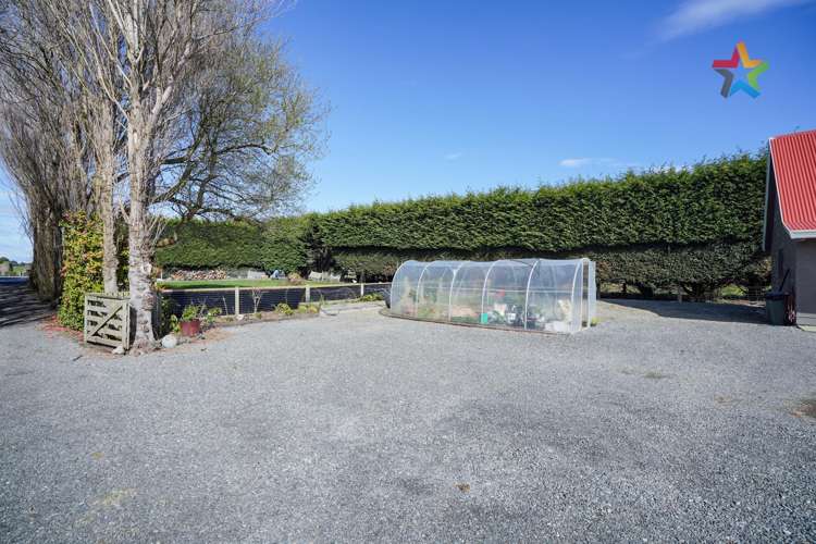 533 Flora Road East Makarewa_22