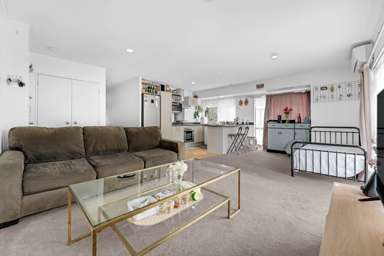 82 Malaspina Place_3