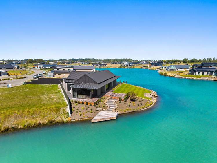 25 Bridgewater Quay Lake Hood_39