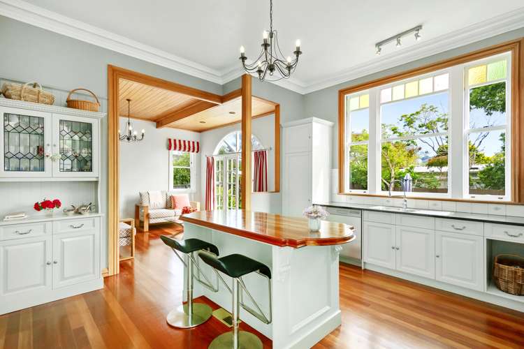 18 Whites Line West Woburn_5