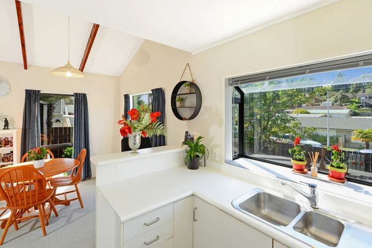 2/12 Agincourt Street Glenfield_2