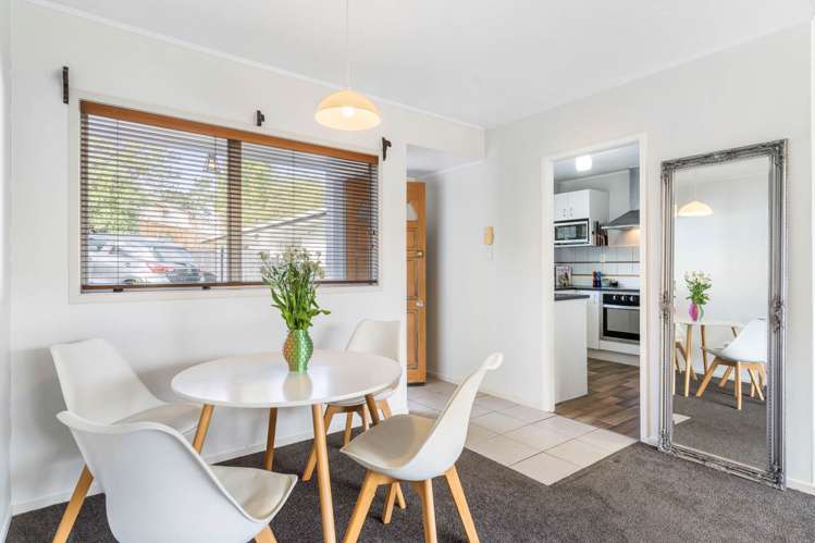 2/18 Woodlands Crescent Browns Bay_16