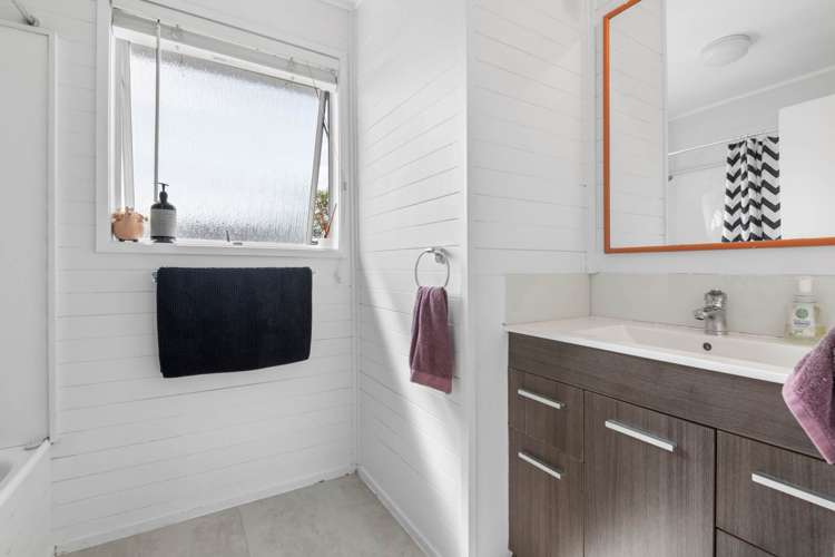 5 Cockayne Crescent Sunnynook_15