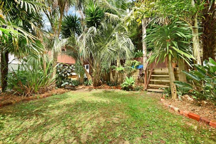 42 Lauderdale Road Birkdale_14