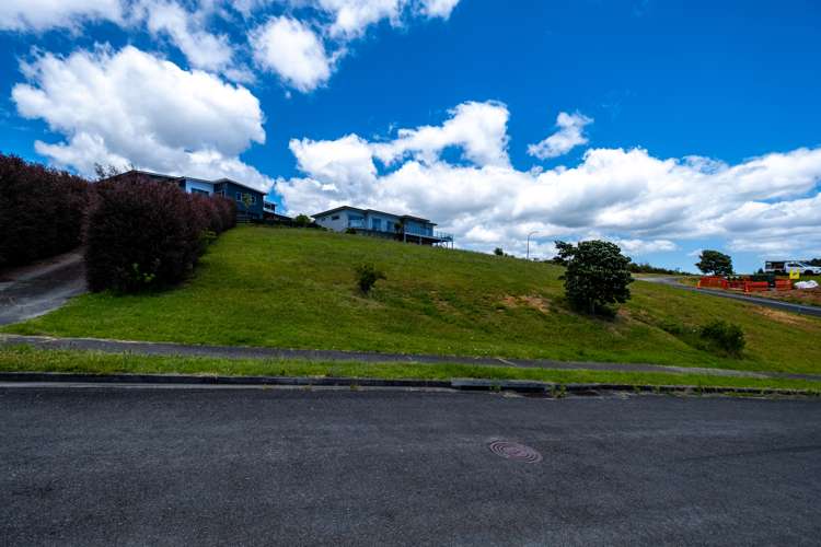 52 Dudley Crescent Cable Bay_11