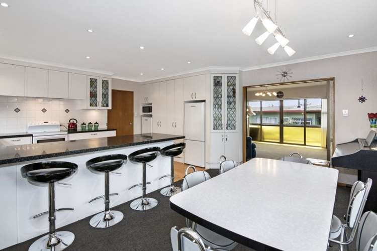 7 Farnham Drive Richmond_5