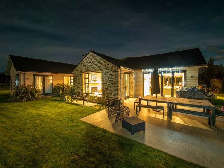 447 Riverbank Road Wanaka_19