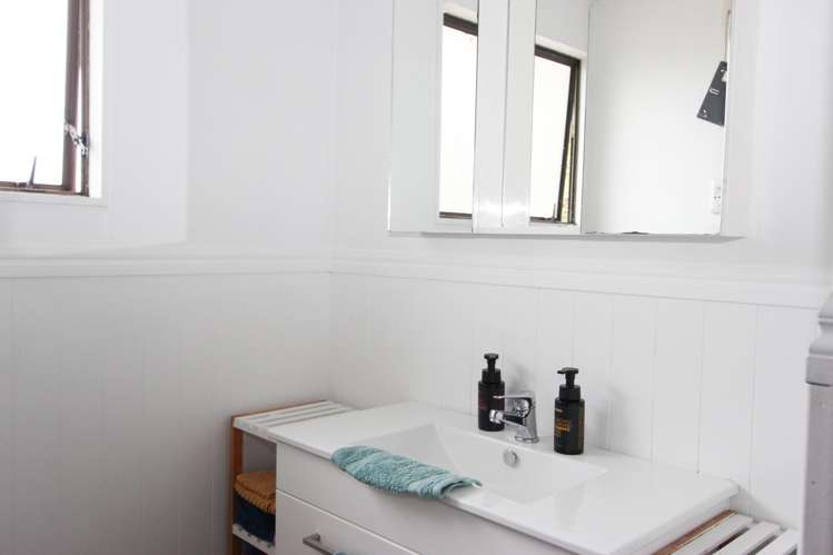 4 Perkins Street Tisbury_13