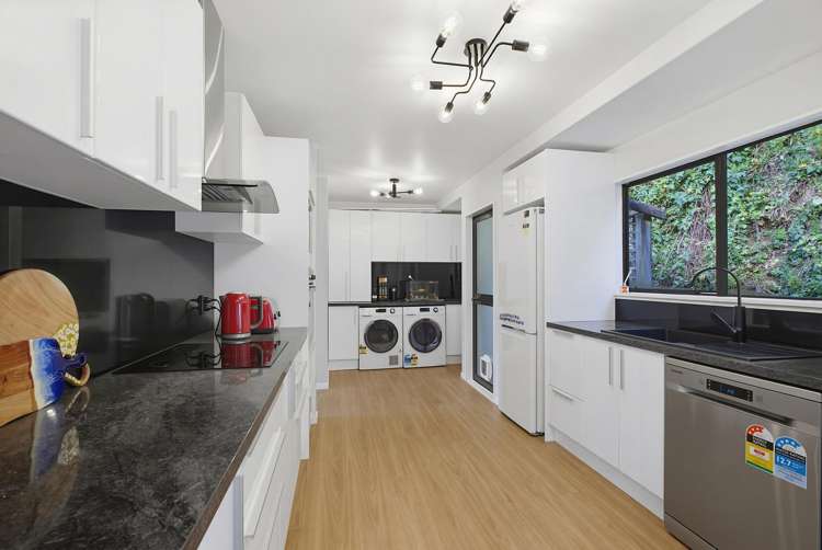 9 Westwood Road Tawa_3