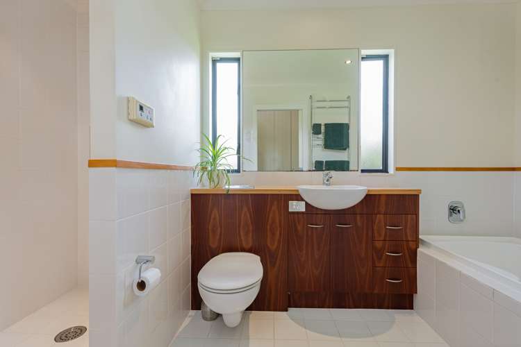 3 The Oaks Awapuni_12