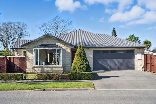 STAND-ALONE, SINGLE LEVEL, FREEHOLD TITLE