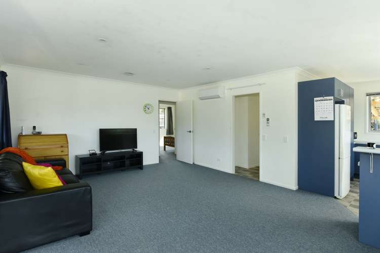 22 Saint Lawrence Street Toi Toi_5