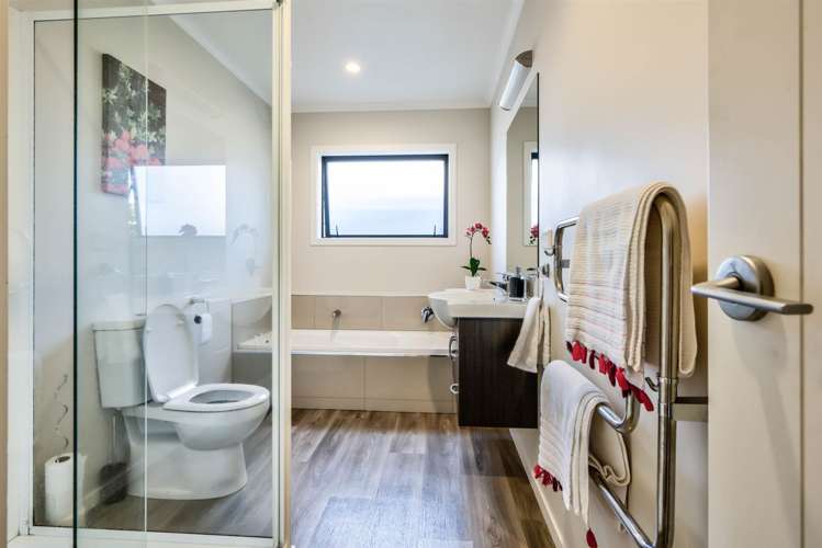 11 Stan Heather Drive Glenview_16