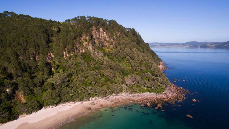 282 Lees Road Hahei_17