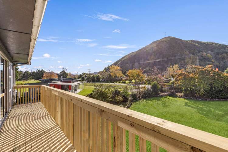 87 Pigeon Valley Road Wakefield_10