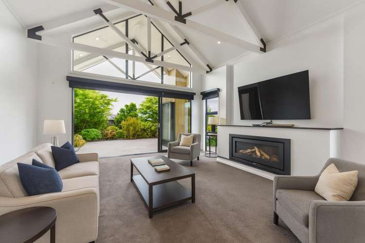 10 Sabine Drive Richmond_1