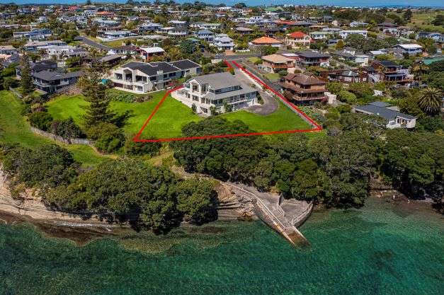 18 Fishermans Cove in Army Bay, Rodney